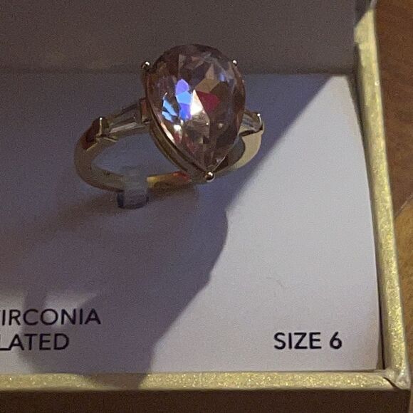 New in box CHARTER CLUB gold Plate pink and clear Cubic Zirconia tear drop Ring - Picture 6 of 9